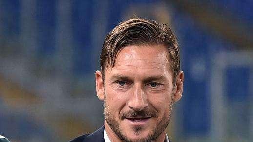 Onorevole Argentin: "Tanti auguri Totti, sei un mito anche per noi disabili"
