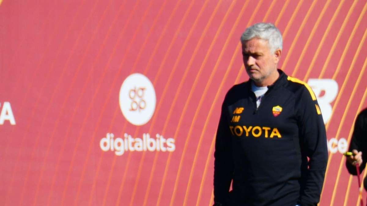 Mourinho: "Una squadra che gioca in Europa soffre un po', ma preferisco starci. Non siamo nelle condizioni di giocare in modo individuale"