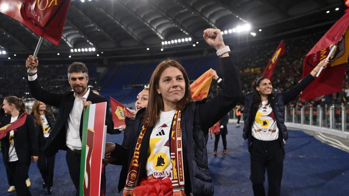 Giugliano: "Vogliamo vincere anche in Europa. Sento la responsabilità della fascia da capitana"