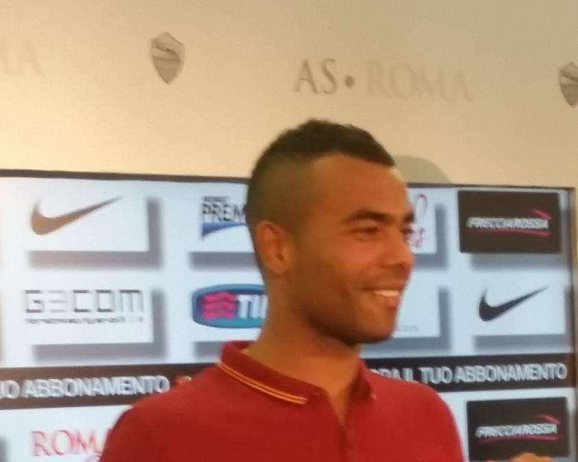 Twitter, Cole: "Prossimamente la mia prima intervista con la Roma". Lunedì in onda su Roma Channel. FOTO!