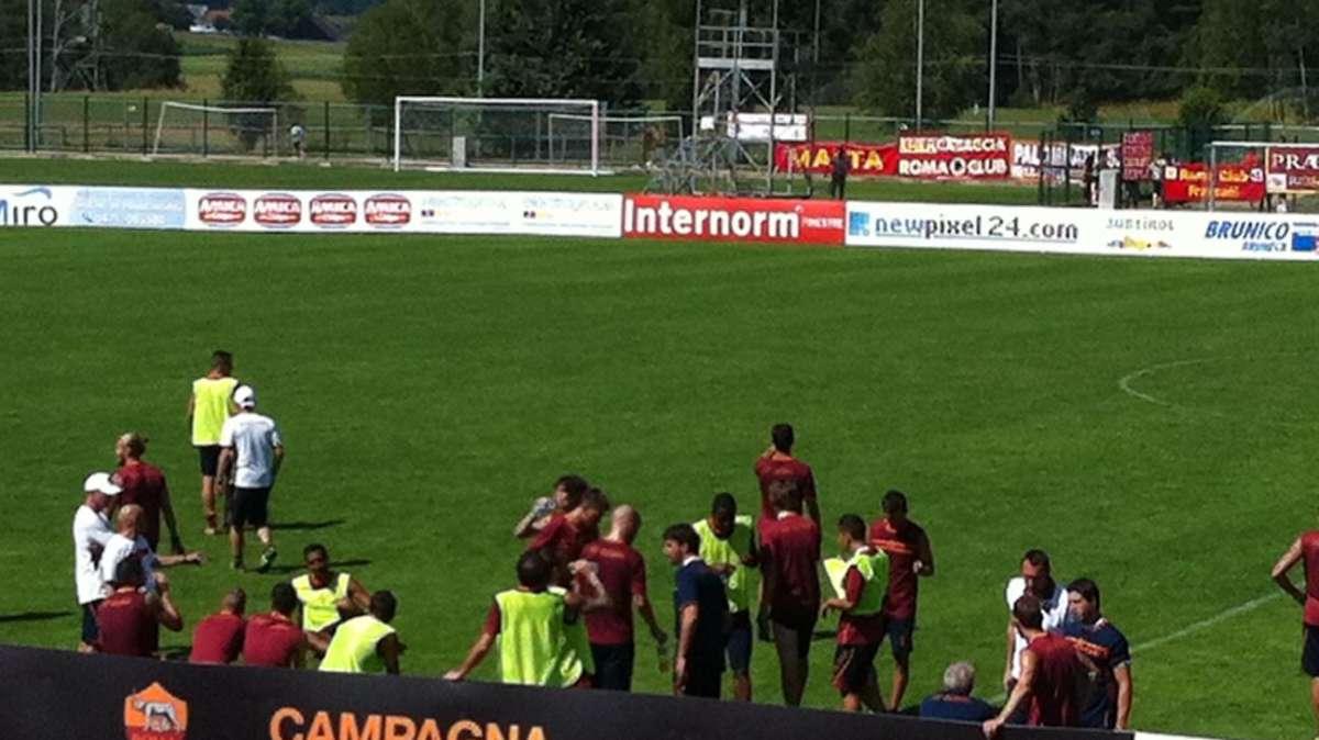 RISCONE - Gruppo diviso in due schieramenti: ecco il 4-3-3. FOTO! VIDEO!