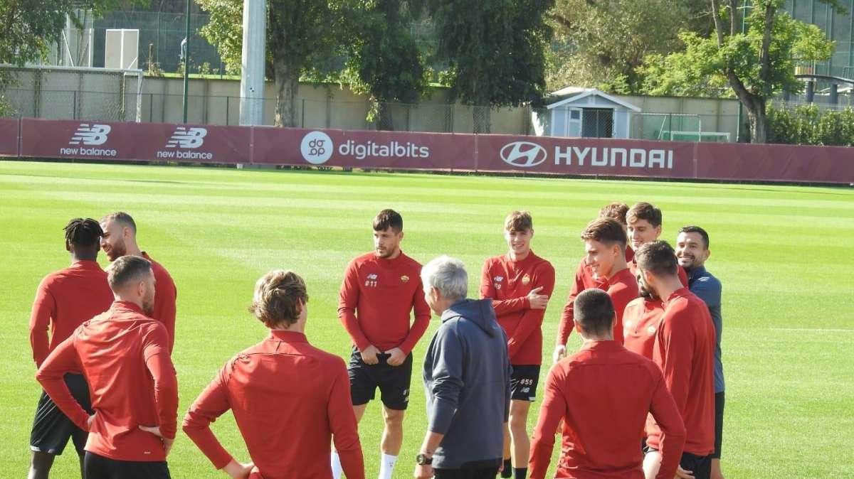 LA VOCE DELLA SERA - Mourinho: "Faremo qualche rotazione". Darboe: "Sento molta fiducia". Presentata la quarta maglia, torna il vecchio stemma. Roma-Napoli a Massa