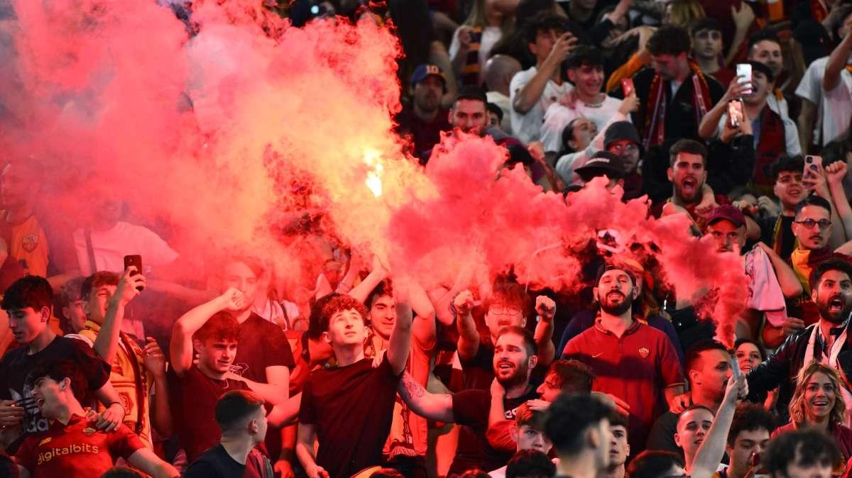 UEFA, stangata per la Roma: divieto di trasferta, chiusura parziale dell'Olimpico e maxi-multa