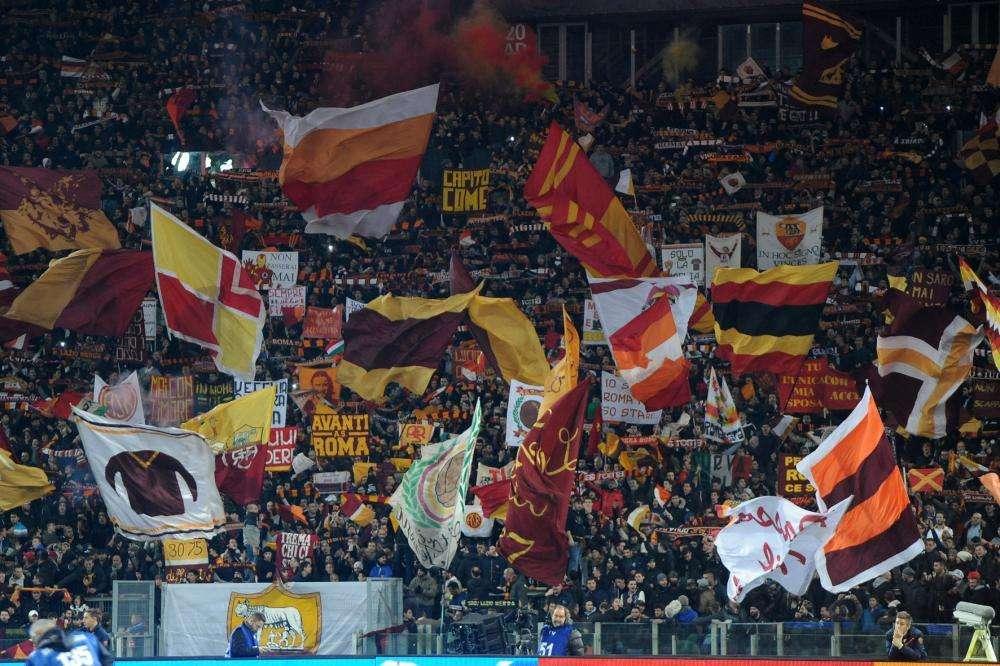 LA VOCE DELLA SERA - La Roma inizierà il suo campionato domenica 19/08 alle 18:00. Si continua a lavorare sullo scambio Suso-Perotti. Pres. Siviglia: "Nessuna offerta per N'Zonzi"