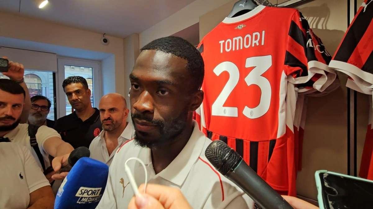 Milan, Tomori: "Ho fatto le vacanze con Abraham, ma non abbiamo parlato di calcio"