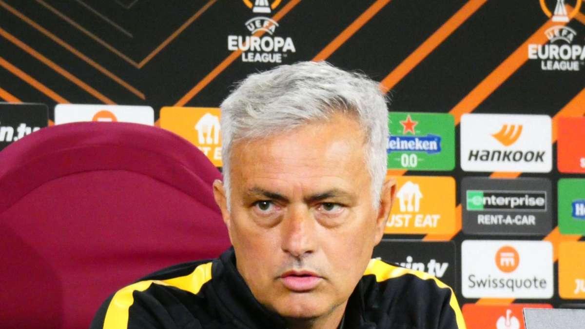 TRIGORIA - Mourinho: "Il gruppo è prontissimo, per noi ogni infortunio è un problema. Senza le coppe saremmo secondi-terzi. Dybala? La sensazione è no". FOTO! VIDEO!