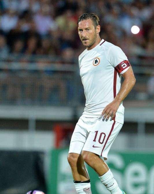 ESCLUSIVA VG RADIO - Spinosi: "Credo nella Roma, ha giocatori eccezionali. Vorrei che Totti giocasse l'ultima mezz'ora"