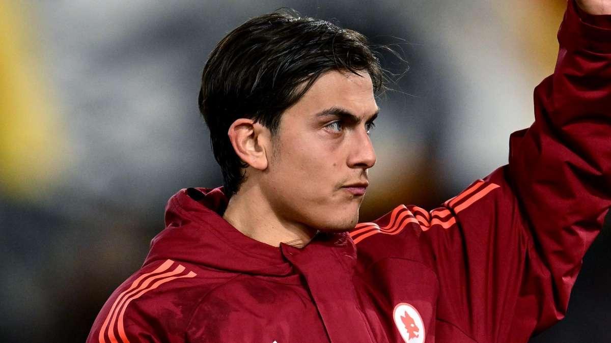 Dybala, allenamento in solitaria a Trigoria: il ginocchio è sgonfio
