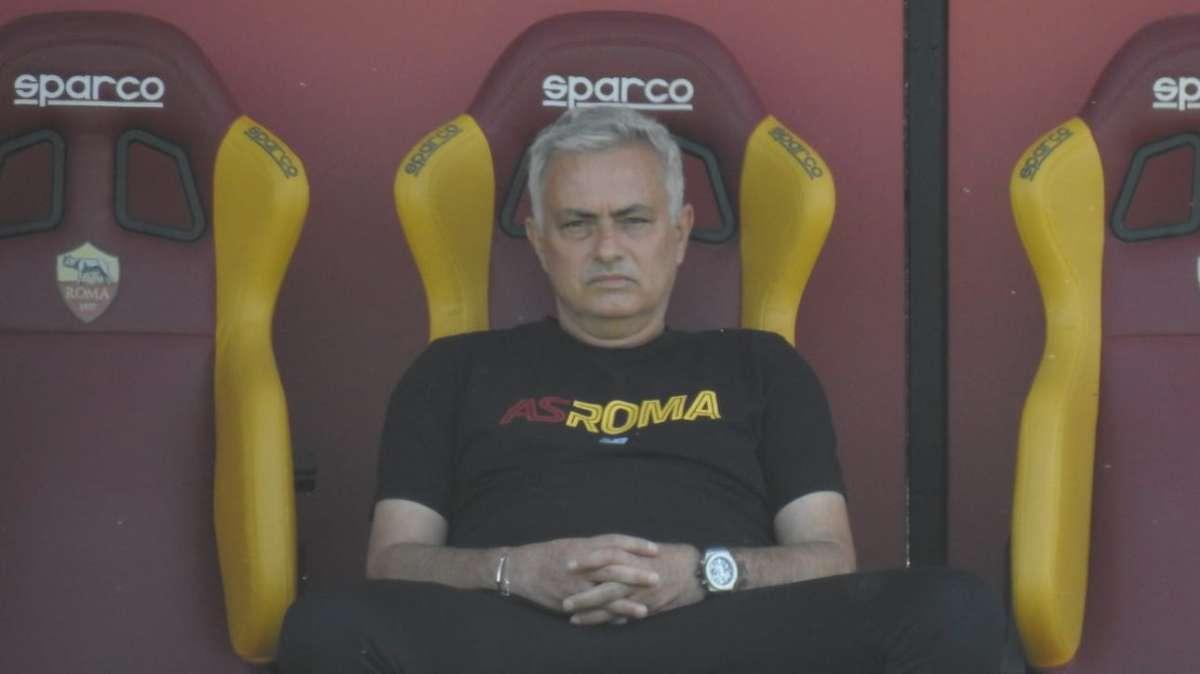 TRIGORIA - Mourinho: "Purtroppo Zaniolo rimarrà. Complimenti al Napoli per lo scudetto. Io penso solo alla Roma, non al mio futuro. Sia la società che Smalling vogliono trovare un accordo. Karsdorp fuori rosa? Dipende solo da lui"