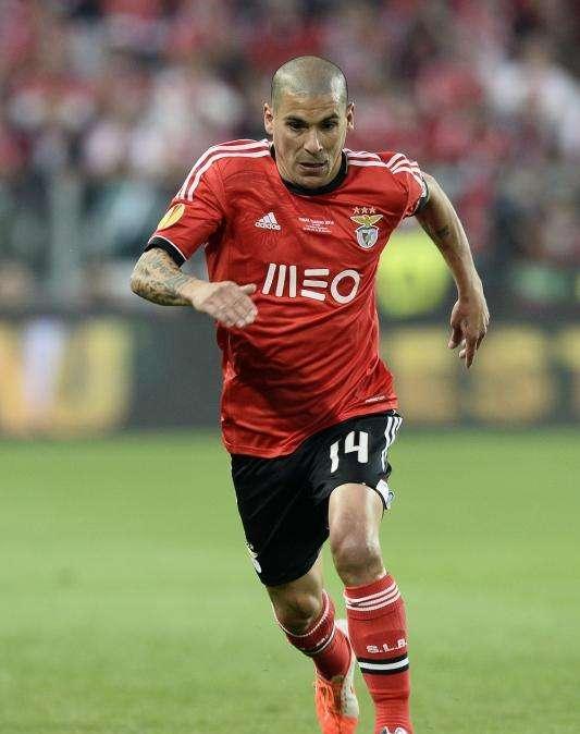 Maxi Pereira rifiuta l'offerta di rinnovo del Benfica