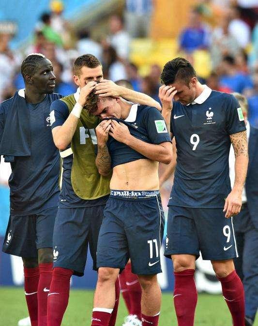 Francia, Ligue 1 e 2 potrebbero fermarsi un turno