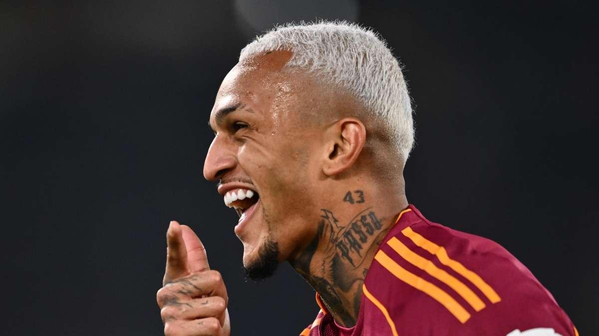 Wesley: "Gioco per una squadra che ha un pubblico incredibile. Cerco sempre di avvicinarmi al mio idolo Cafù"