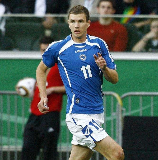Nations League, i complimenti della Roma a Dzeko e alla Bosnia per la qualificazione nella massima lega