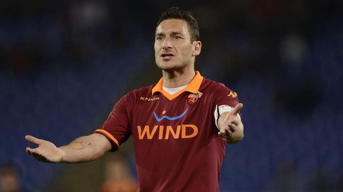 Totti: "Vogliamo tutti la stessa cosa: rialzarci in piedi"