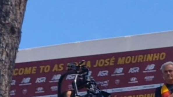 Mourinho: "La proprietà non vuole un successo isolato. Abbiamo bisogno di un terzino sinistro. Voglio la Roma dei romanisti". VIDEO!