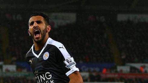 Rifiutata l'ultima offerta della Roma per Mahrez. Dall'Inghilterra: il Leicester non scende da 55 milioni. Shakespeare: "Senza giusta proposta non parte. Spero rimanga". No comment dell'algerino