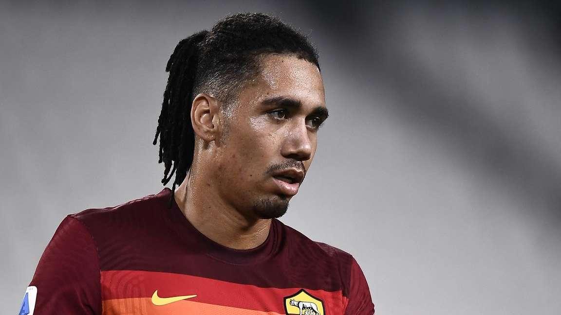 Smalling torna al Trafford Training Centre per svolgere il tampone 