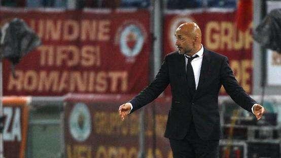 Spalletti: "Il primo tempo sembrava un corteggiamento alla partita, poi c’è stata la volontà di vincere. L'infortunio di Florenzi? Non ci voleva, non mi lasciava la mano dal dolore"