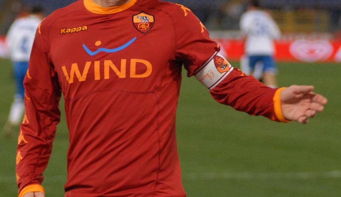 Più sponsor sulle maglie della serie A: la Lega valuta