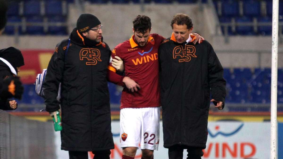 Trauma contusivo alla coscia destra per Destro