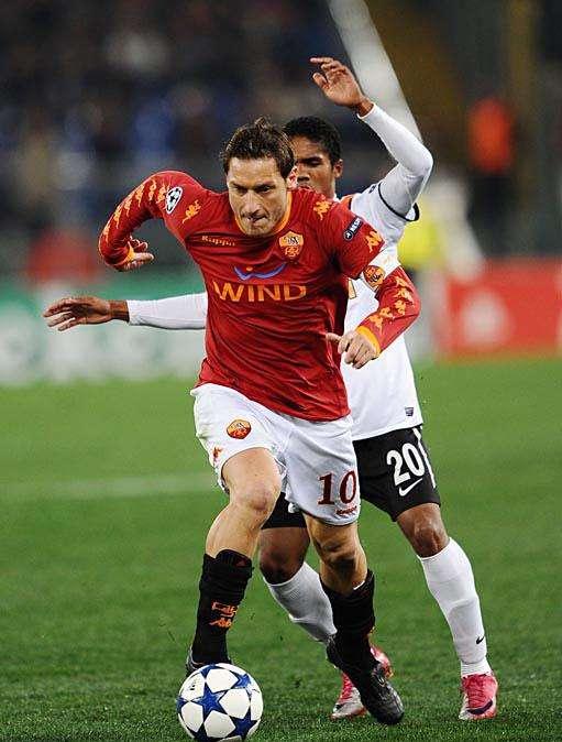 GENOA-ROMA: Pizarro e Borriello in panchina, dal 1' Menez alle spalle del Capitano in un 4-4-1-1