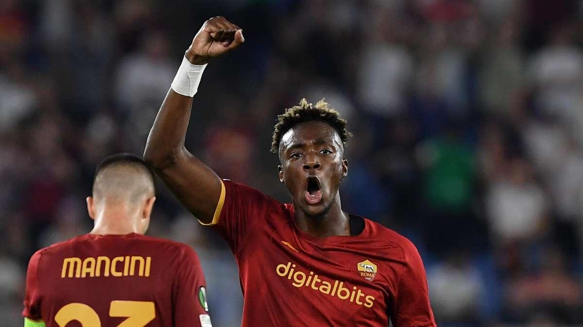 Abraham su Instagram: "Per la Maglia. Per la Gente. Per la Roma"