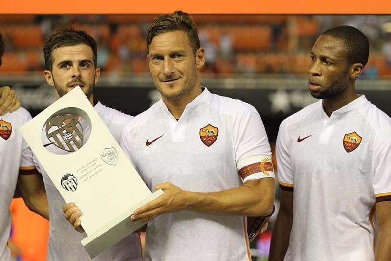 Valencia-Roma 1-3 - Ai giallorossi il Trofeo Naranja. A segno Salah, Totti, Feghouli e Gervinho. FOTO! VIDEO!
