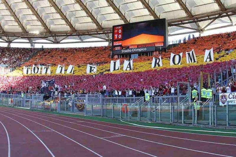Thomas e il pallone calciato in curva da Totti: "Quante botte prese e date per prenderlo. Lo metterò in una cassetta di sicurezza"