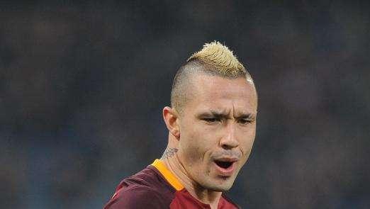 Twitter - Nainggolan: "Se non ho ancora parlato con nessun club, perché avrei dovuto parlarne con i miei amici?"