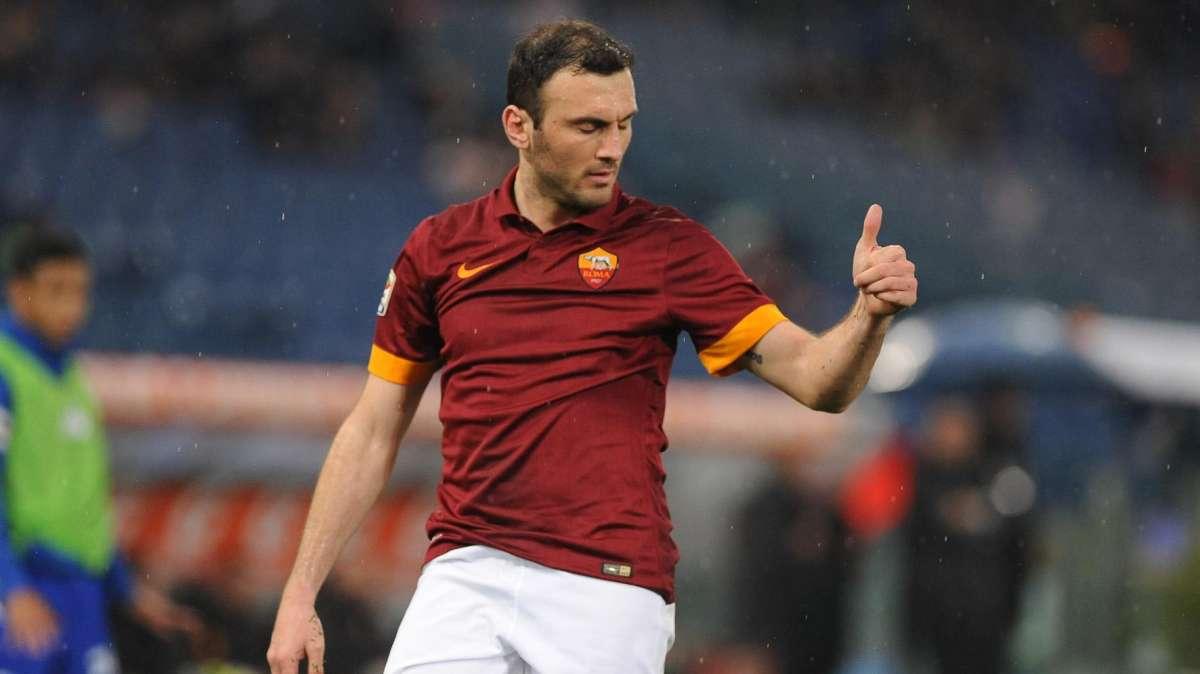 I complimenti di Torosidis dopo la vittoria contro il Leicester: "In finale!"