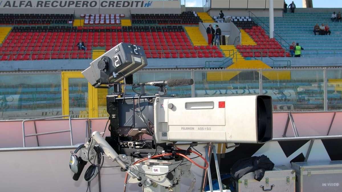 AS Roma: "Accordo di sponsorizzazione con Sky"
