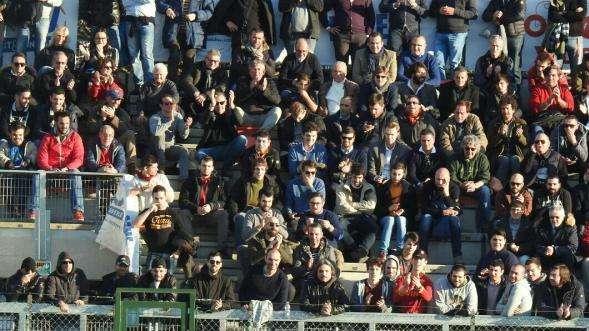 Lazio, Rezzi esce infortunato tra gli applausi dei tifosi della Roma. FOTO!