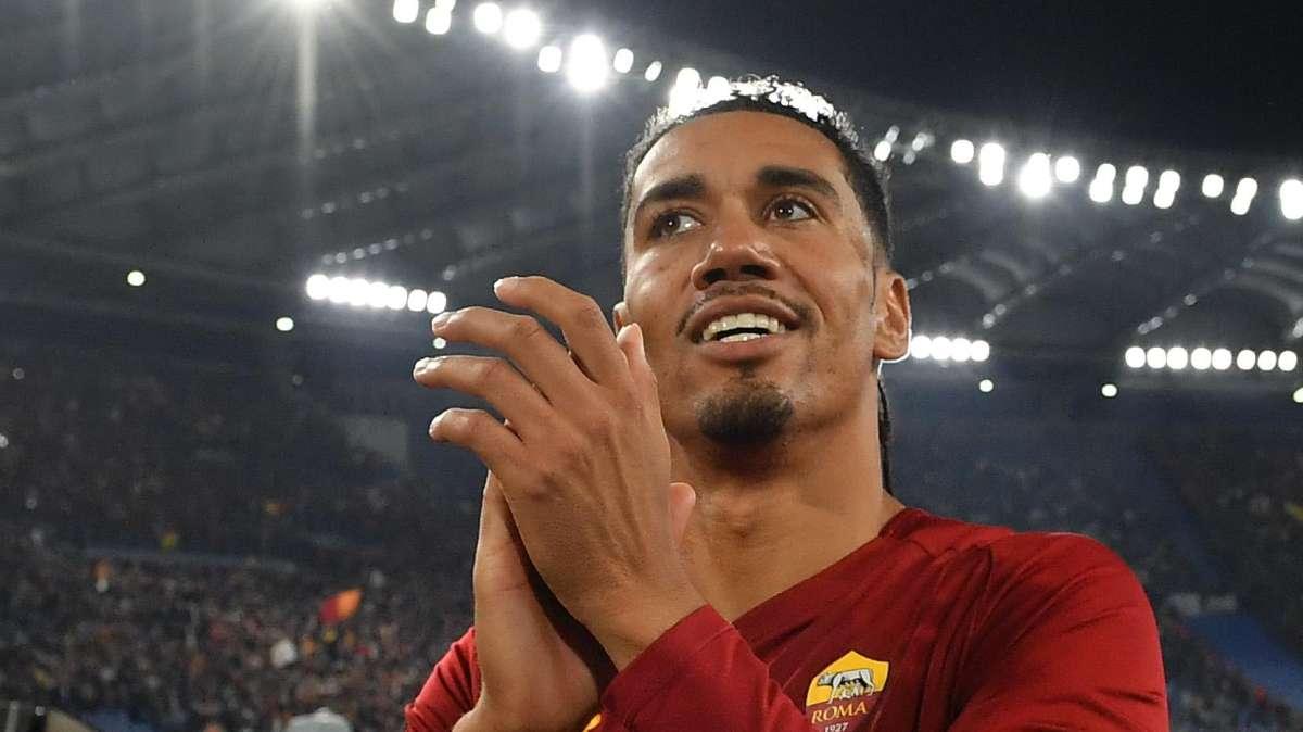 Smalling: "Posso solo immaginare cosa potrebbe significare tornare a Roma con un trofeo. Mourinho gestisce bene queste situazioni"