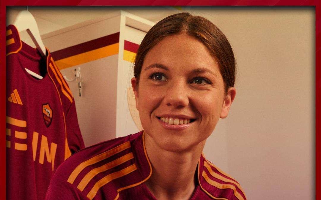 L'onore e l'onore di indossare la 10, la stabilità trovata a Roma, perno della Nazionale: tanti auguri Manuela. GRAFICA!