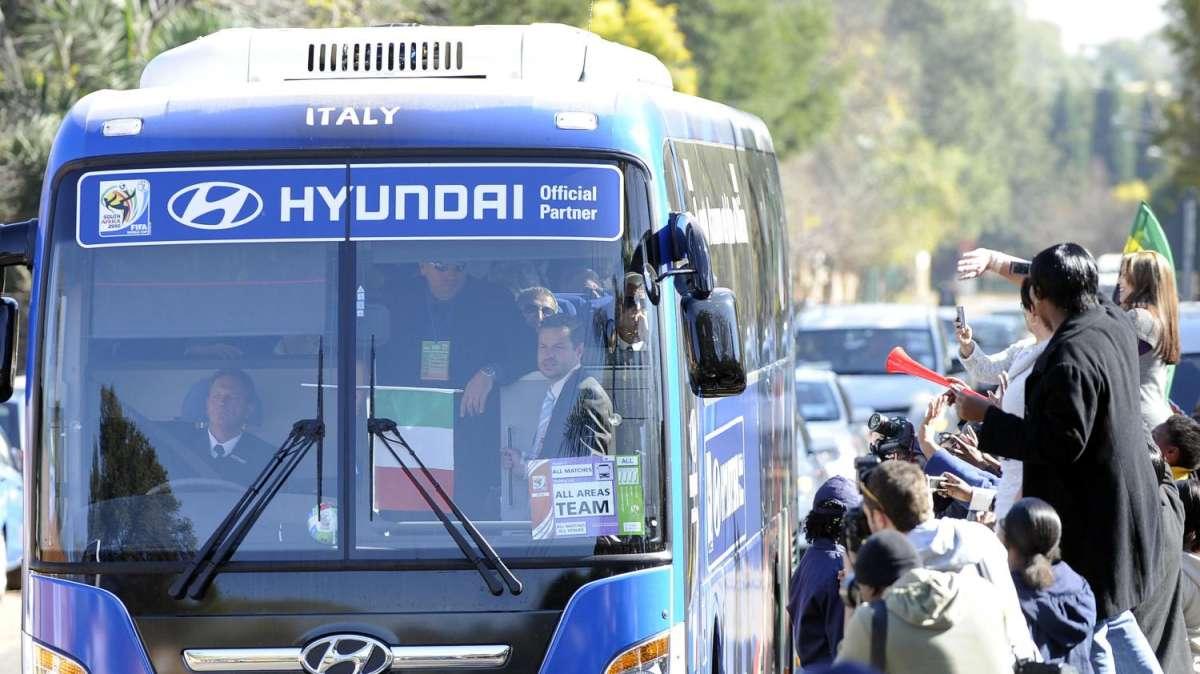 Italia, alle 22 l'imbarco per il volo del rientro