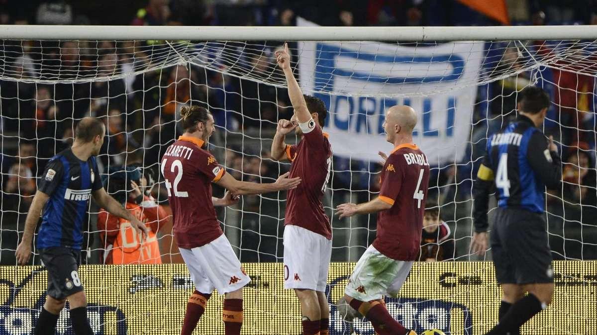 LA VOCE DELLA SERA - Roma-Inter termina 1-1. Zeman: "Sofferta un po' di stanchezza dovuta alla gara di Coppa Italia". Sospetta lesione alla coscia per De Rossi
