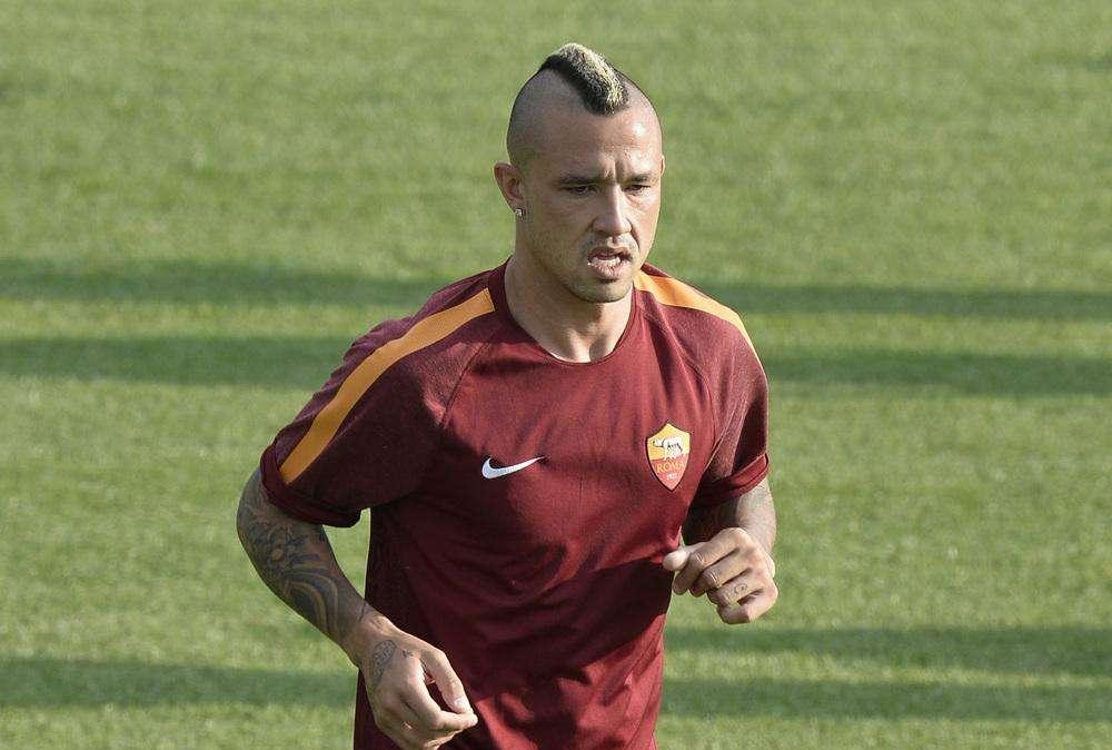 Twitter - Nainggolan: "Fine del ritiro! Era Ora!"