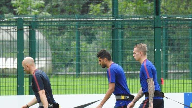 PINZOLO - Per Emerson Palmieri e Karsdorp lavoro di potenziamento muscolare in campo. FOTO!