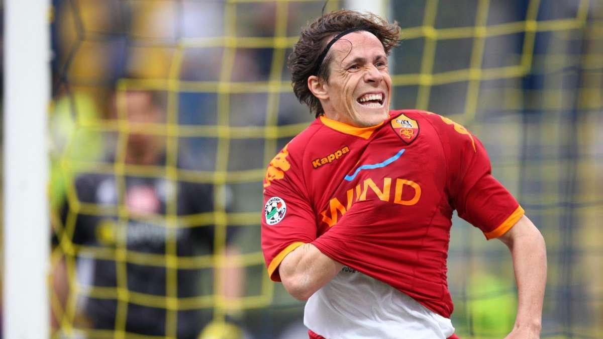 Accadde oggi - Totti rinnova per un anno. Zeman: "Potrei allenare la Roma Primavera". Taddei rinnova fino al 2014
