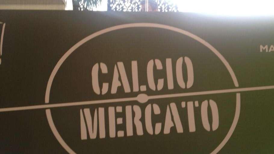 CALCIOMERCATO - Il Bayern Monaco ci ripensa: vuole Zirkzee. Mourinho manda via Dzeko dal Fenerbahce. Milan, occhi su Gimenez e Fofana. Inter, si pensa a Lazzari 