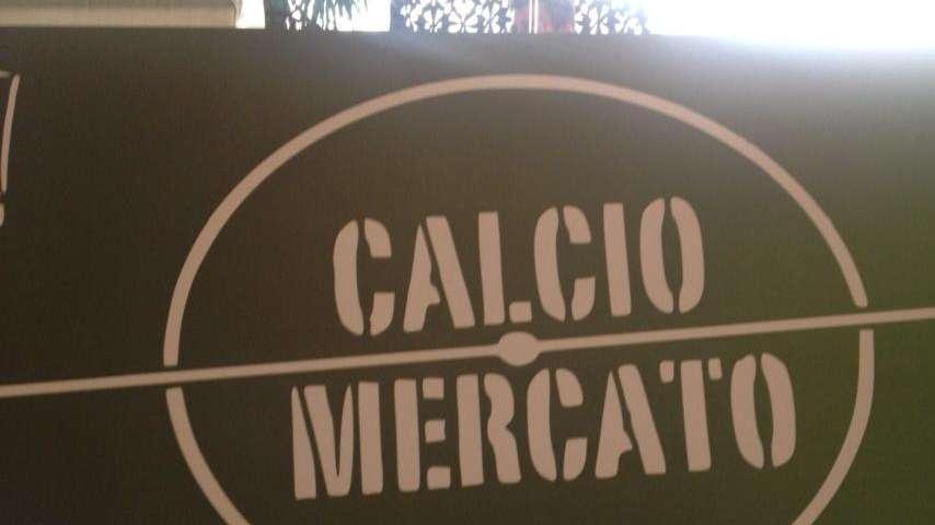 MERCATO - PSG sempre alla finestra per Skriniar. Valencia, Cavani è a un passo. Milan, Thiaw è arrivato a Linate. Via libera per Acerbi all'Inter
