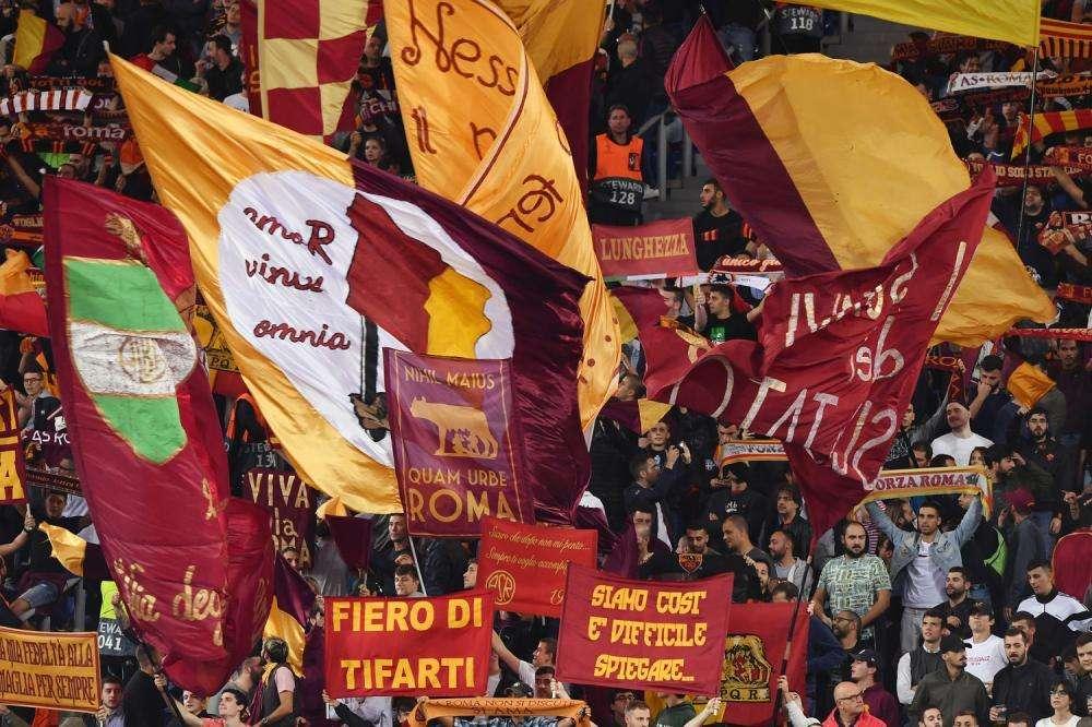 LA VOCE DELLA SERA - Trigoria, Fazio e De Rossi in gruppo. Schick: "Mai pensato di lasciare la Roma, sto meglio rispetto all'anno scorso". Kolarov: "Quando ho ricevuto la chiamata della Roma non ho avuto dubbi"