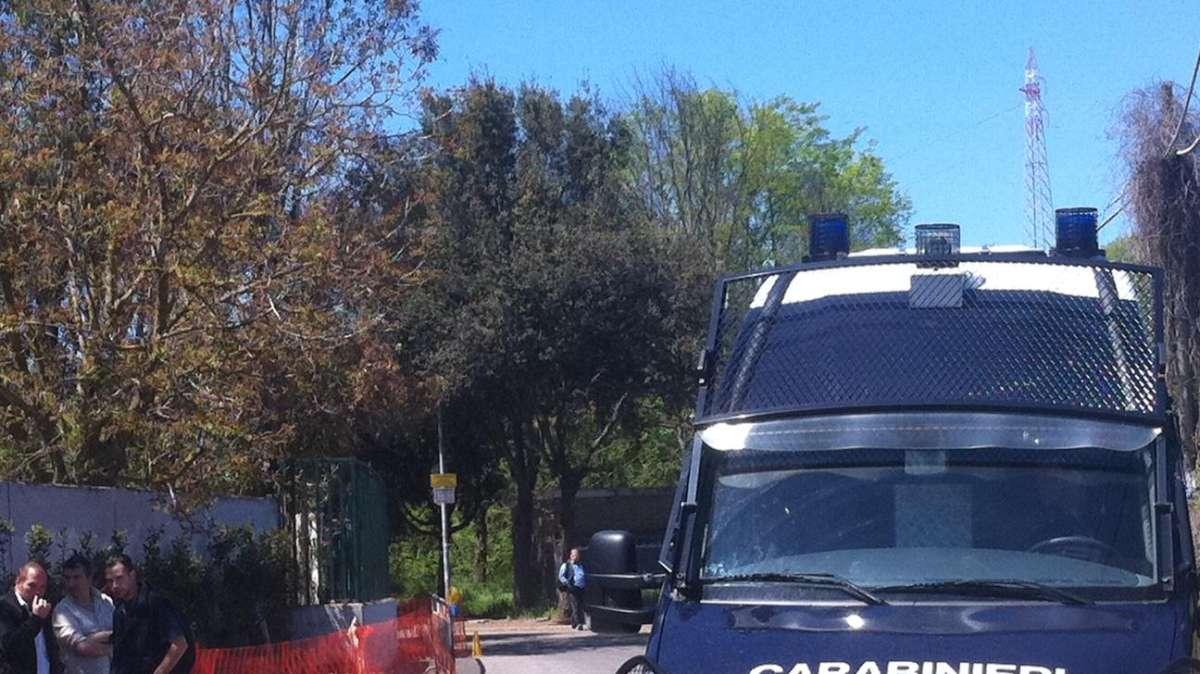 Trigoria - I tifosi a Marquinho: "Grande mostro!". Insulti per José Angel, Kjaer e Osvaldo. FOTO! VIDEO!