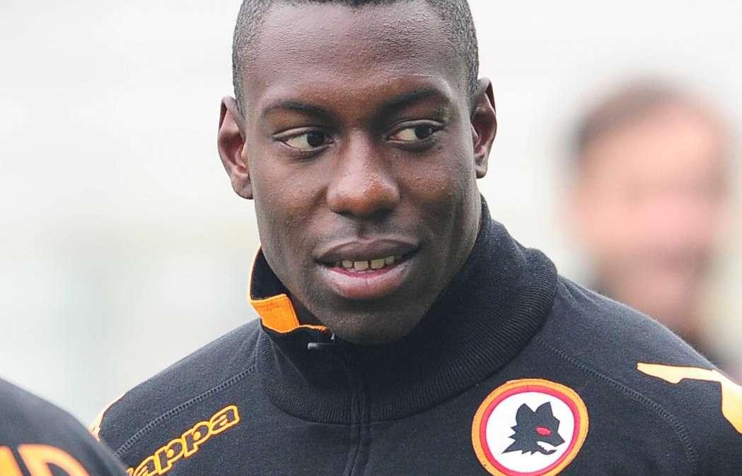 Okaka in prestito al Bari, Angelozzi: "Domani mi vedo con la Roma"