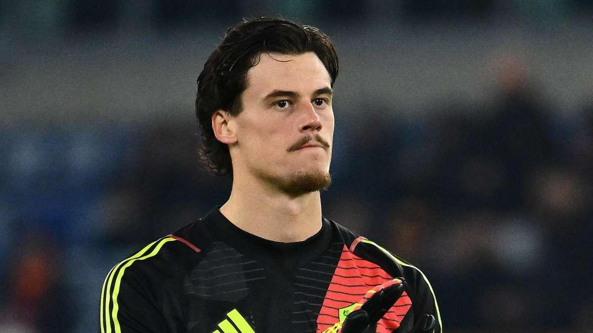 Mile Svilar rinnova il suo contratto con la Roma fino al 2030
