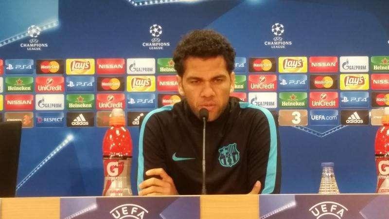 CIUTAT ESPORTIVA JOAN GAMPER - Dani Alves: "Giocare di nuovo contro Maicon e Keita un grande onore. Florenzi al Barça? È fenomenale, sarebbe il benvenuto". FOTO!
