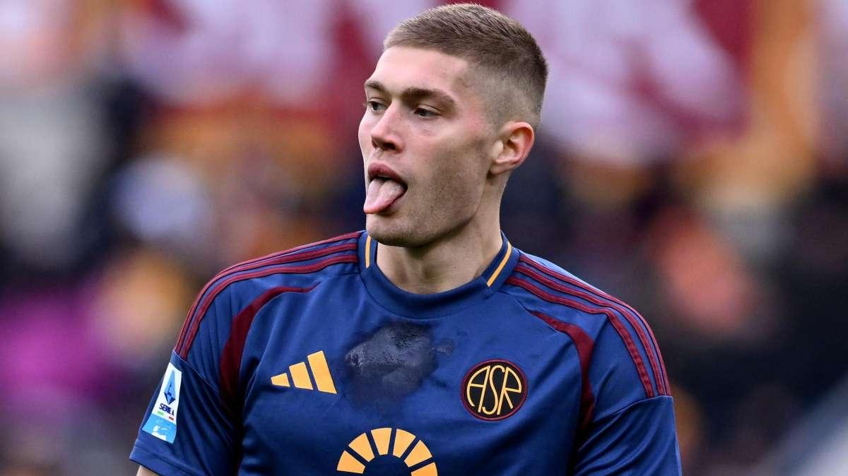 Bologna-Roma 2-2 - La gara sui social: "Siamo a -16 dalla salvezza, questo valete!"
