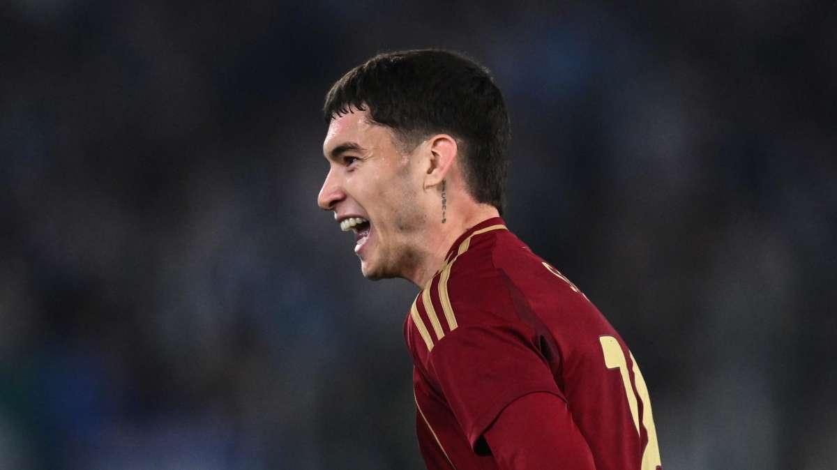 Soulé sui social: "Continuiamo a lottare. Daje Roma" e Shomurodov commenta