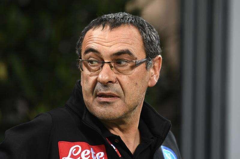 Napoli, Sarri: "Dobbiamo provarci per il secondo posto. 14 rigori? Statisticamente è difficile..."