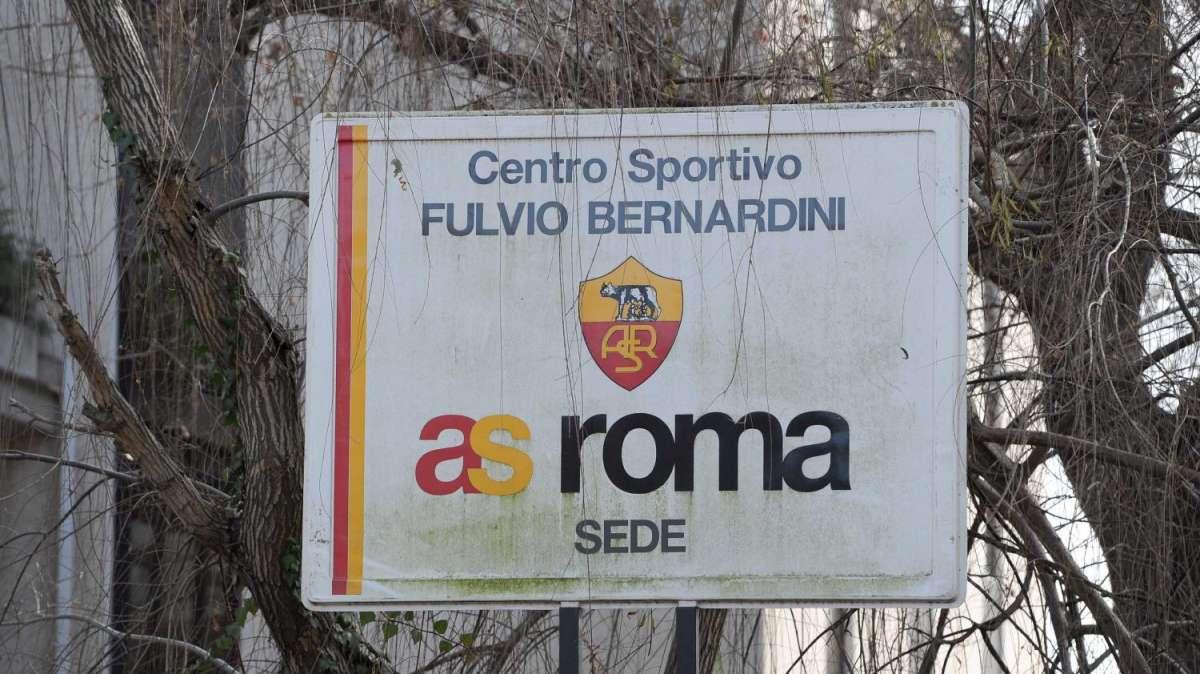 Trigoria - De Rossi e Lamela out, per l'argentino contusione alla caviglia destra. Borini, Viviani e Rosi in gruppo. Differenziato per Osvaldo